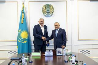 В области Жетісу государственная награда вручена специалисту дорожной отрасли