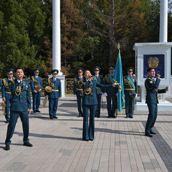 В Павлодаре проводили на срочную службу новобранцев осеннего призыва