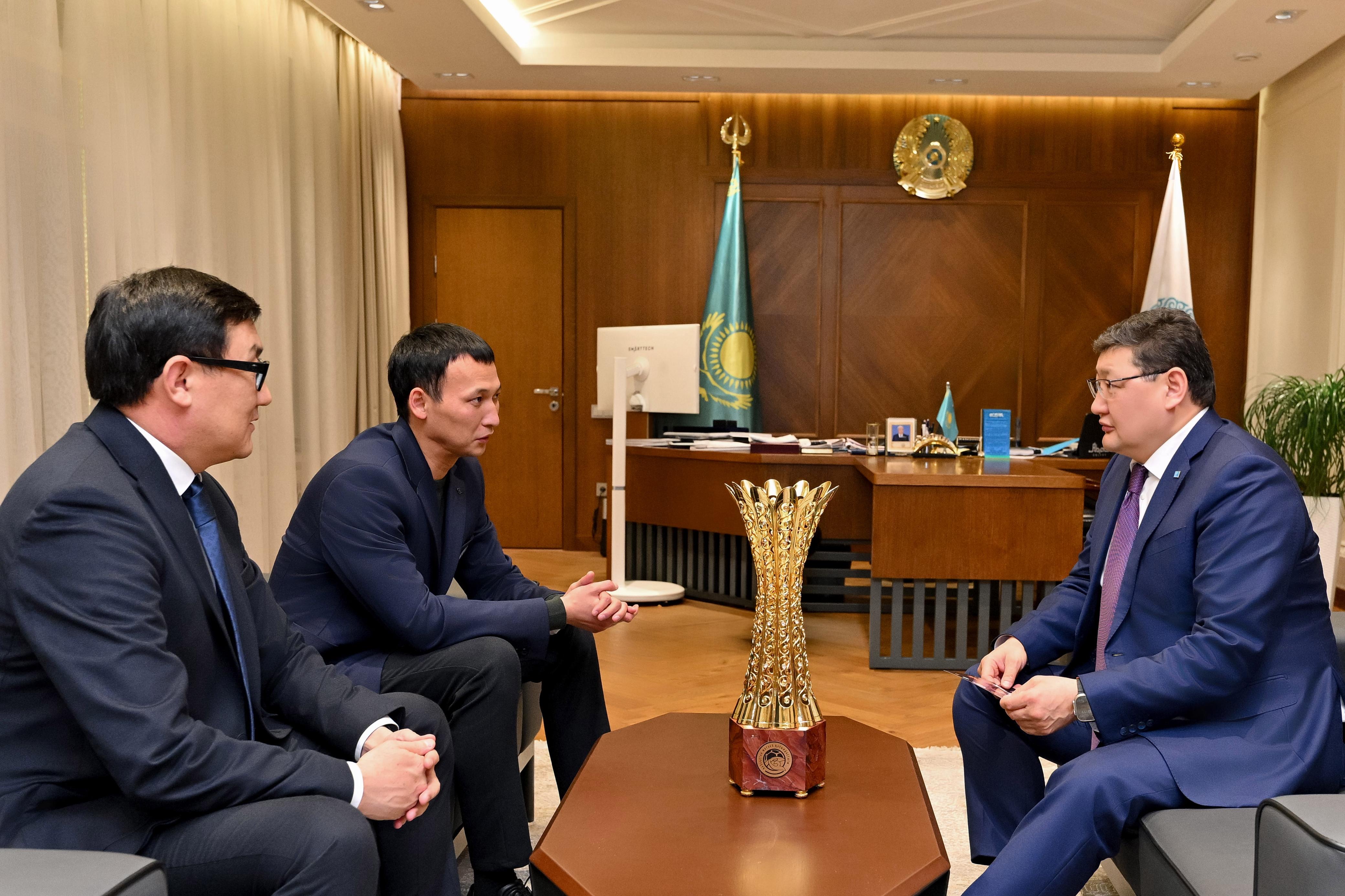 Аким области встретился с генеральным директором ФК «Семей»