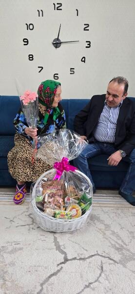 В Астане прошла акция «Эстафета добра» ко Дню Победы: ветеранам вручили подарки