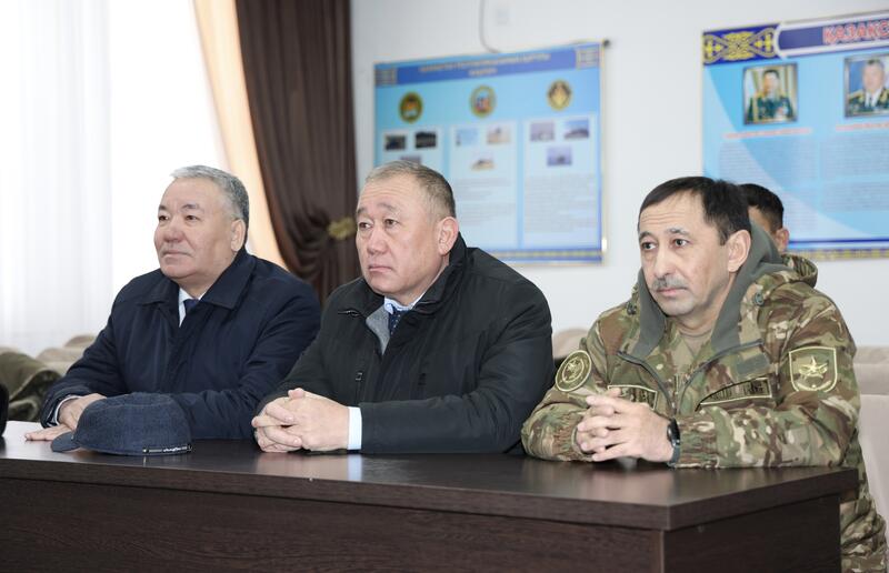 Министр обороны проинспектировал военные объекты в Кызылординской области