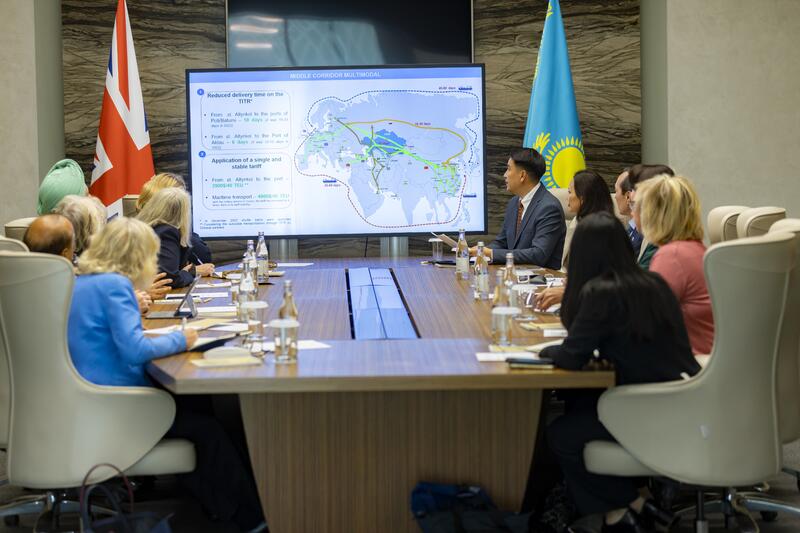 QazTrade провел брифинг по Среднему коридору для делегации Парламента Великобритании