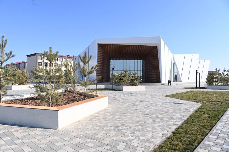 Депутаты Парламента ознакомились с работой Центра компетенций