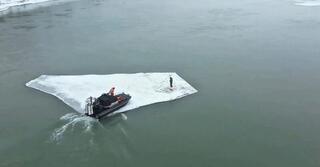 МЧС призывает соблюдать правила безопасности на тонком льду