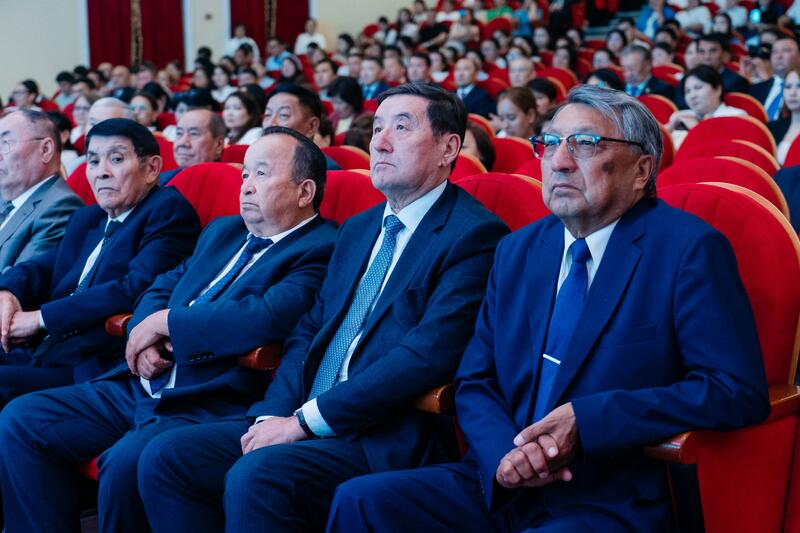 В Атырау отметили День государственного служащего