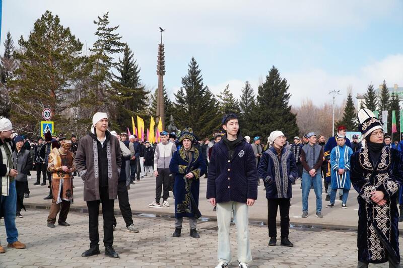 Рекордное число танцоров исполнили қара жорға в г. Кокшетау