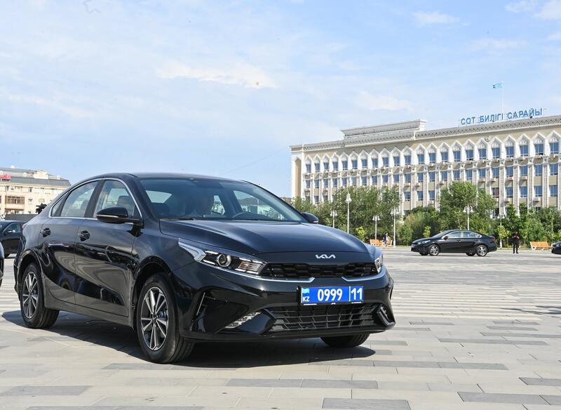 Сотрудникам полиции передано 94 служебных автомобиля