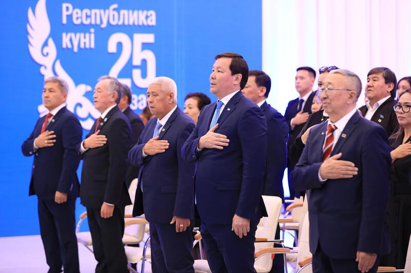 В День Республики актюбинцам вручили государственные награды