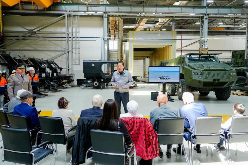 В Астане труженики тыла посетили отечественный завод по производству военной техники