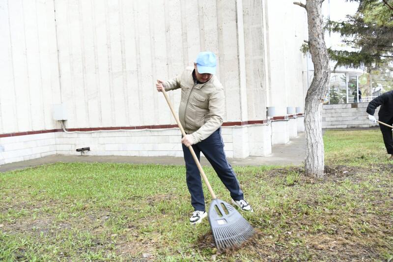 «Таза Қазақстан – наш общий дом»: деятели искусств Астаны провели субботник