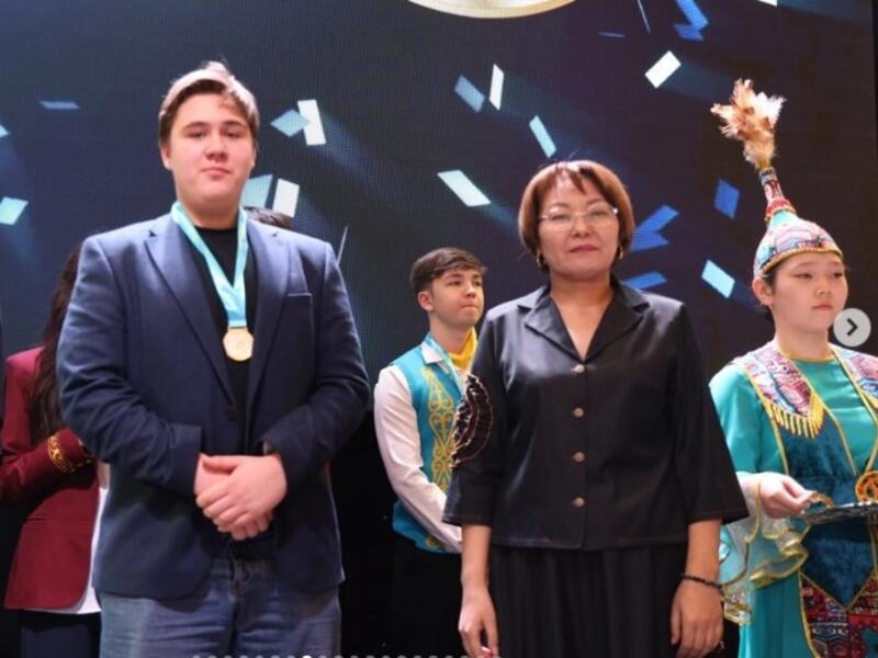 Ракетная платформа и бионический робот: карагандинцы взяли золото на национальном конкурсе