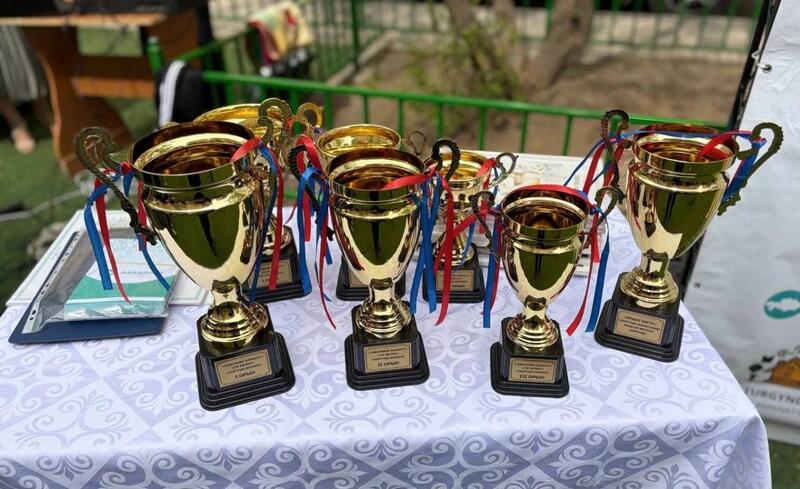 Во время субботника в Астане сшили юрту и провели соревнования по национальным играм