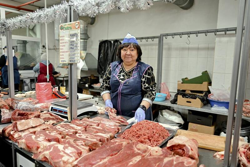 Аким области проверил цены на продукты питания