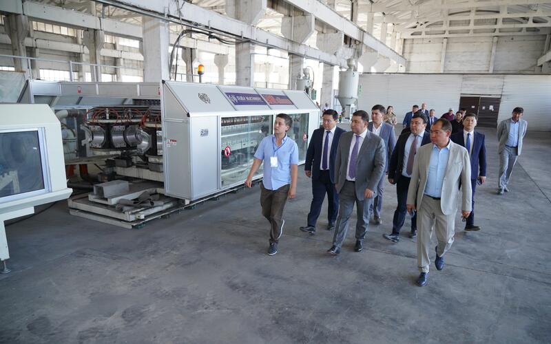 НУРАЛХАН КУШЕРОВ ОЗНАКОМИЛСЯ С СОСТОЯНИЕМ ИНДУСТРИАЛЬНОЙ ЗОНЫ В КЕНТАУ