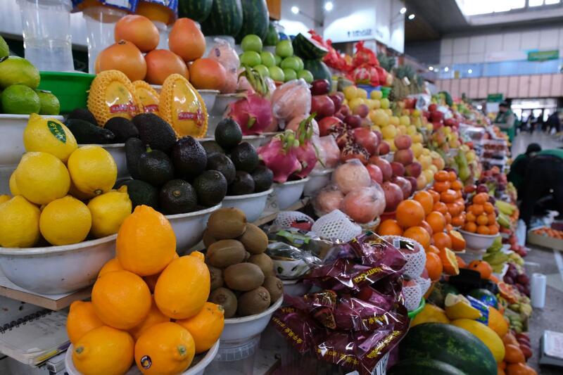 2000 тонн продуктов в честь наступления весны реализуют на ярмарках выходного дня в Алматы