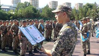 Свыше 300 студентов Нархоза присягнули на верность Родине