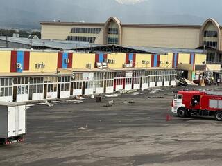 В Алматы демонтируют 67 незаконных торговых точек на парковках