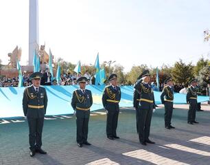 В Жамбылской области провели церемонию поднятия Государственного флага