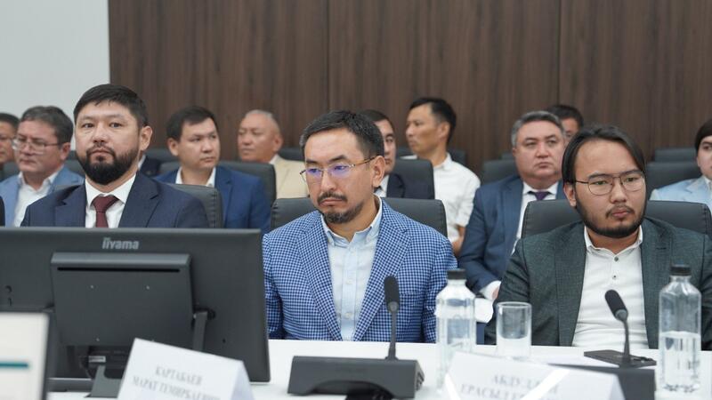 Айдарбек Сапаров обсудил с СХТП Алматинской области развитие АПК и меры государственной поддержки