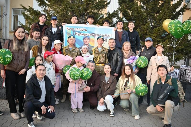 Исполнили долг перед Родиной: в Астане близкие торжественно встретили солдат