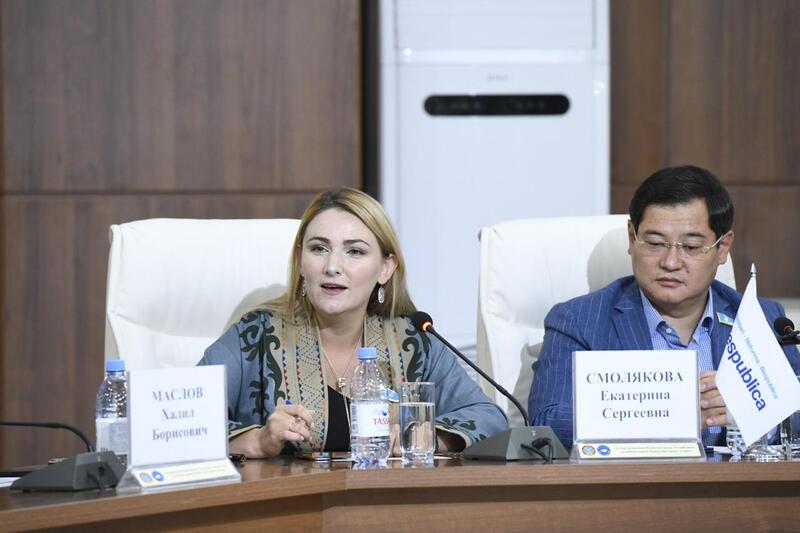 В Астане состоялся круглый стол о значении Основного закона и межэтнического согласия