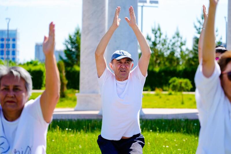 В Астане для пенсионеров организовали особую утреннюю тренировку