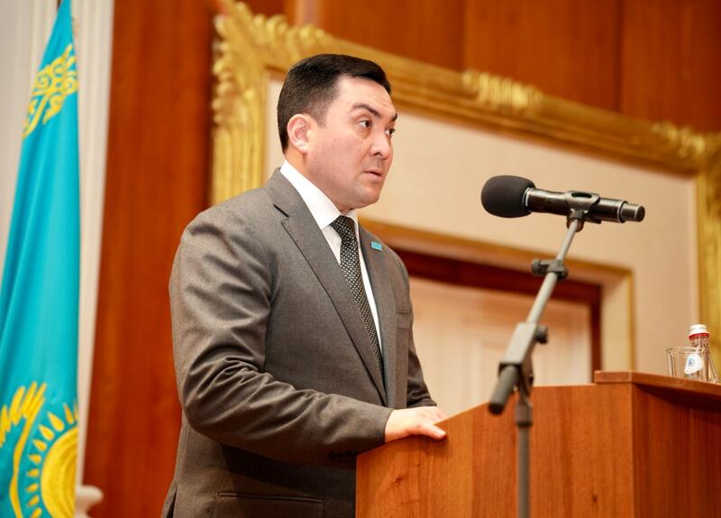 Госнаграды за свет и тепло: Министр энергетики Ерлан Аккенженов поздравил работников отрасли с профессиональным праздником