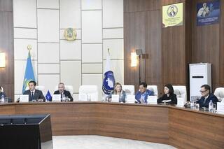 В Астане состоялся круглый стол о значении Основного закона и межэтнического согласия