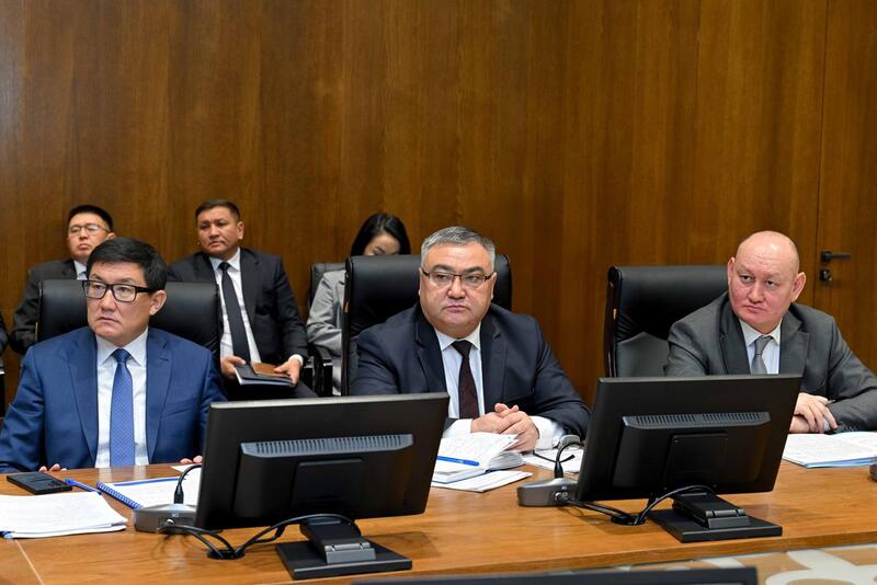 Рассмотрены вопросы реализации государственной молодежной политики и развития массового спорта в регионе