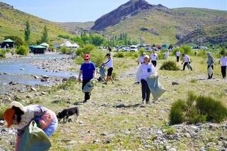«ТАЗА ҚАЗАҚСТАН» ЗА 1 НЕДЕЛЮ В ТУРКЕСТАНСКОЙ ОБЛАСТИ ПРОВЕДЕНО БОЛЕЕ 200 ЧИСТОПЛОТНЫХ МЕРОПРИЯТИЙ, ВЫВЕЗЕНО 195 ТОНН МУСОРА