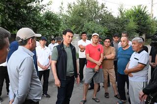 Аким Алматы Дархан Сатылбалды выслушал обращения жителей Алгабаса