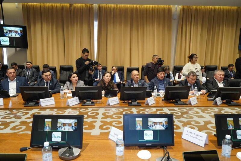 Состоялась XXXII сессия маслихата области Абай