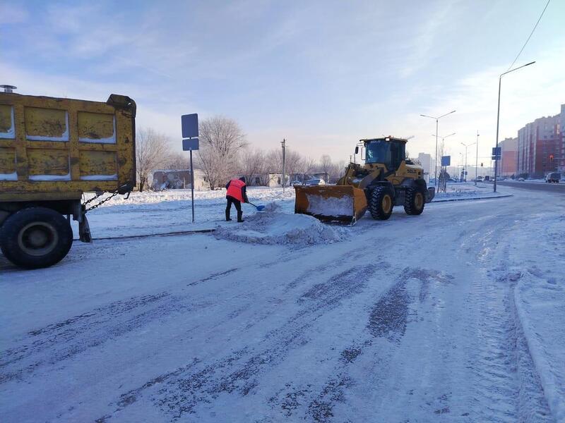 Около двух тысяч единиц спецтехники заняты в уборке снега в Астане