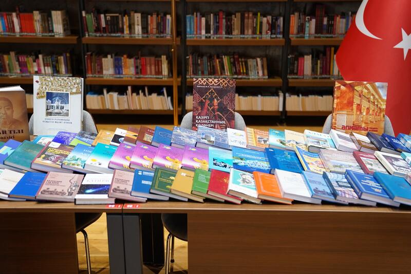 В крупнейшей библиотеке Стамбула впервые открылся научно-литературный уголок Казахстана