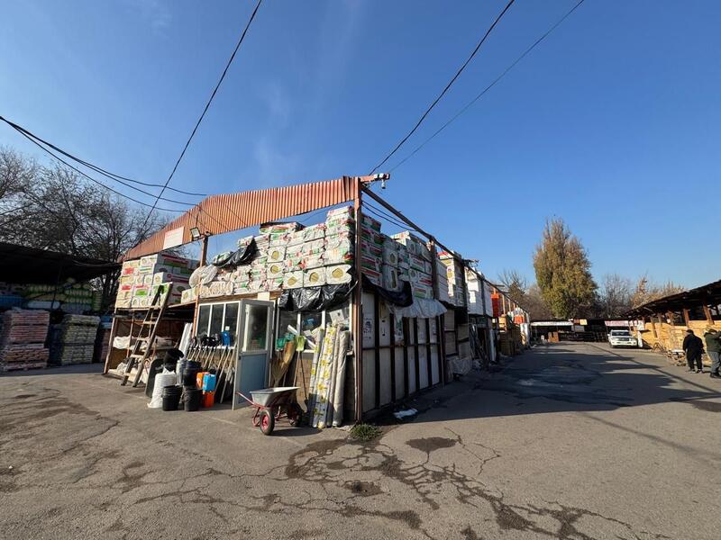 В Алматы начат снос незаконного рынка