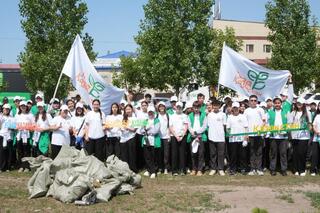 Зеленые патрули Астаны: более 100 бойцов провели экоуборку