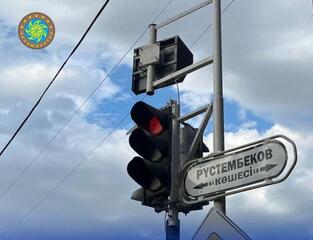В Талдыкоргане светофоры начали оборудовать специальными звуковыми устройствами