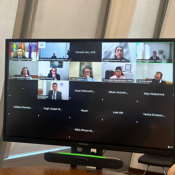 Обсуждены вопросы конституционной реформы и меры по улучшению инвестиционного климата с международными финансовыми организациями