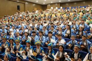 Полмиллиона казахстанских детей одновременно исполнили известные народные кюи