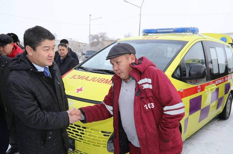 Городу Жанаозен передали 5 новых машин скорой помощи