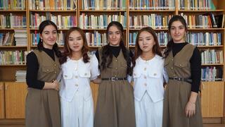 ТРОЙНЯШКИ ИЗ АЗЕРБАЙДЖАНА И ДВОЙНЯШКИ ИЗ КЫРГЫЗСТАНА ИЗУЧАЮТ КАЗАХСКИЙ ЯЗЫК В ТУРКЕСТАНЕ