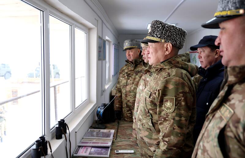 Министр обороны проинспектировал военные объекты в Кызылординской области