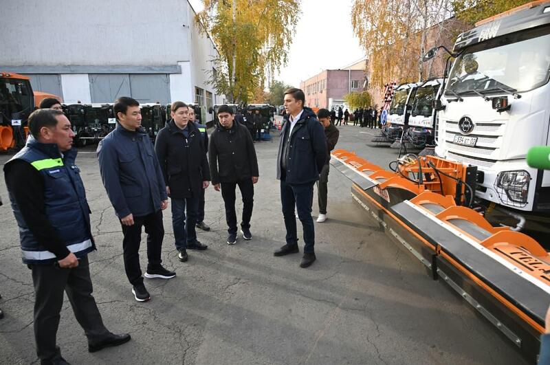 Дархан Сатыбалды поручил расширить объемы уборки и благоустройства Алматы в 2026 году