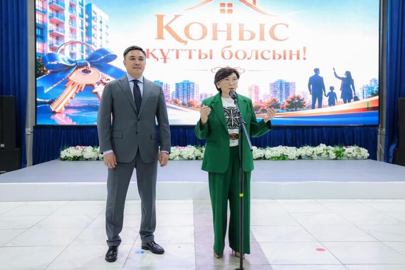 В ШЫМКЕНТЕ 100 СЕМЕЙ ПОЛУЧИЛИ КЛЮЧИ ОТ НОВЫХ КВАРТИР