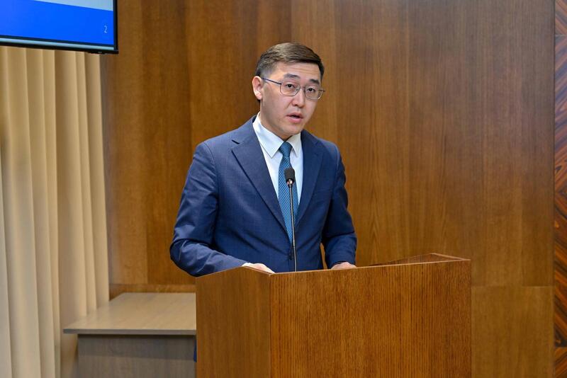 Рассмотрены вопросы реализации государственной молодежной политики и развития массового спорта в регионе