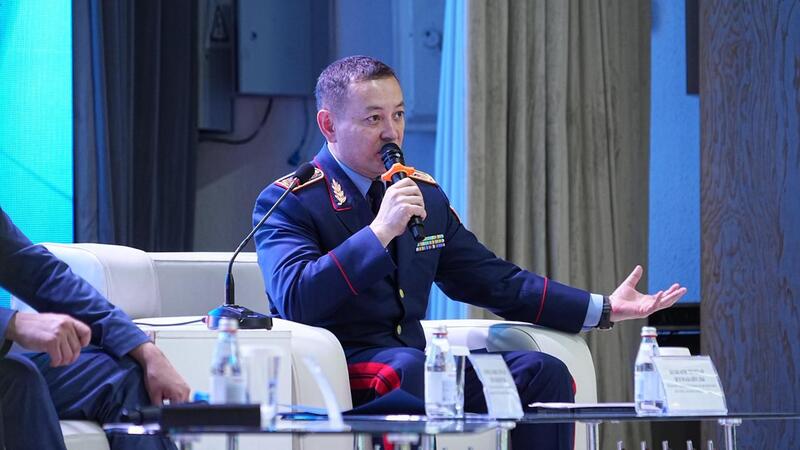 РАЗГОВОР О ВАЖНОМ: ГЛАВА ПОЛИЦИИ ШЫМКЕНТА ВСТРЕТИЛСЯ СО СТУДЕНТАМИ