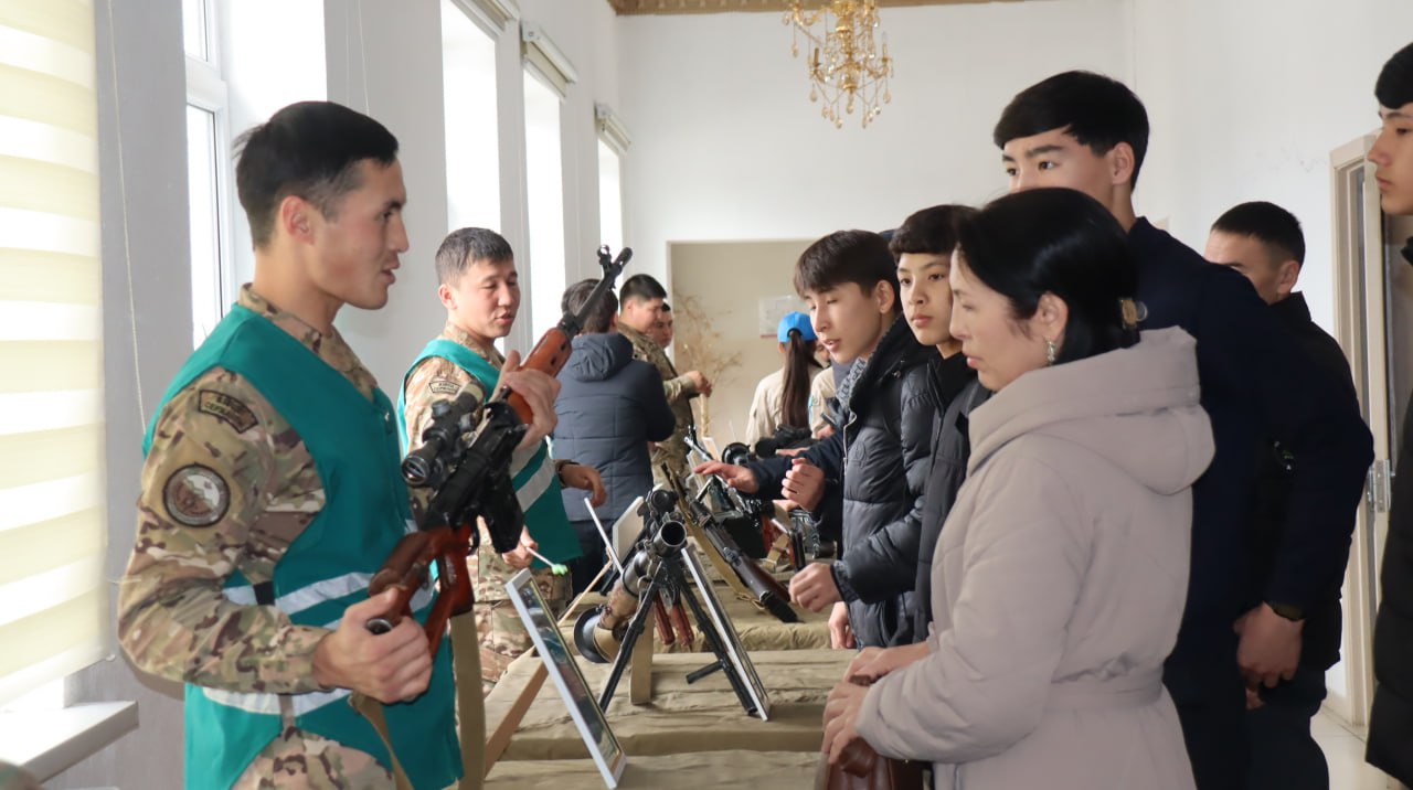 Министерство обороны проводит в южных регионах акцию «Біртұтас ел – біртұтас жер» для допризывной молодежи