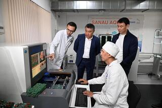 Аким Алматы ознакомился с проектом строительства нового фармацевтического завода