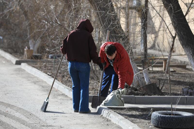 Субботник в Актобе: аким области ознакомился с ходом работ по благоустройству