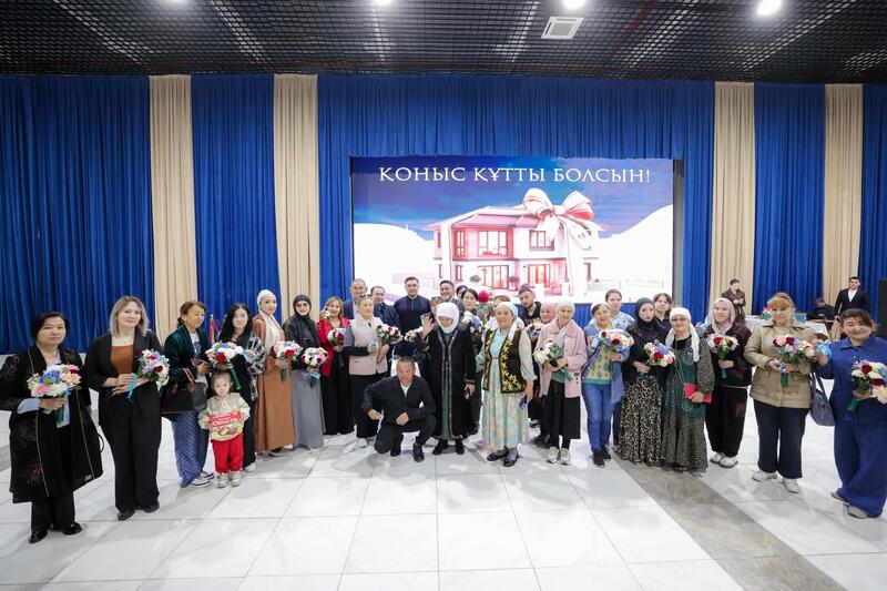 В ШЫМКЕНТЕ КЛЮЧИ ОТ КВАРТИР ПОЛУЧИЛИ НОВЫЕ СЕМЬИ ИЗ ЧИСЛА ОЧЕРЕДНИКОВ